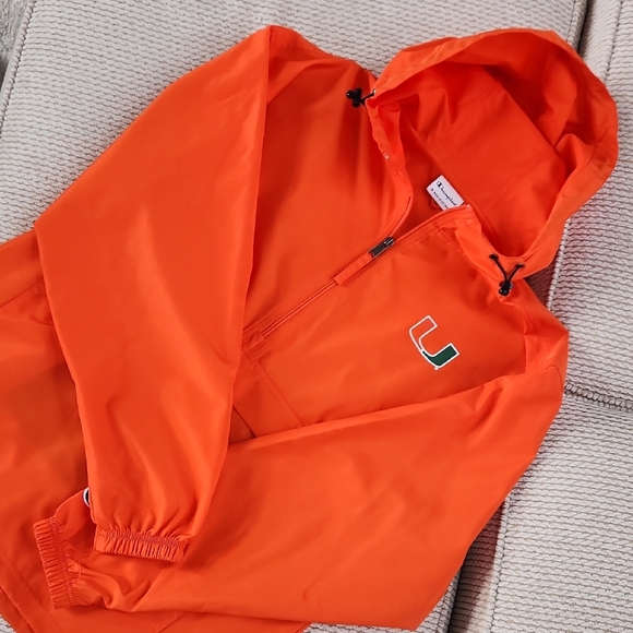 UM, Orange Windbreaker Pullover  Jacket with Logo, size M, like new - Picture 1 of 7